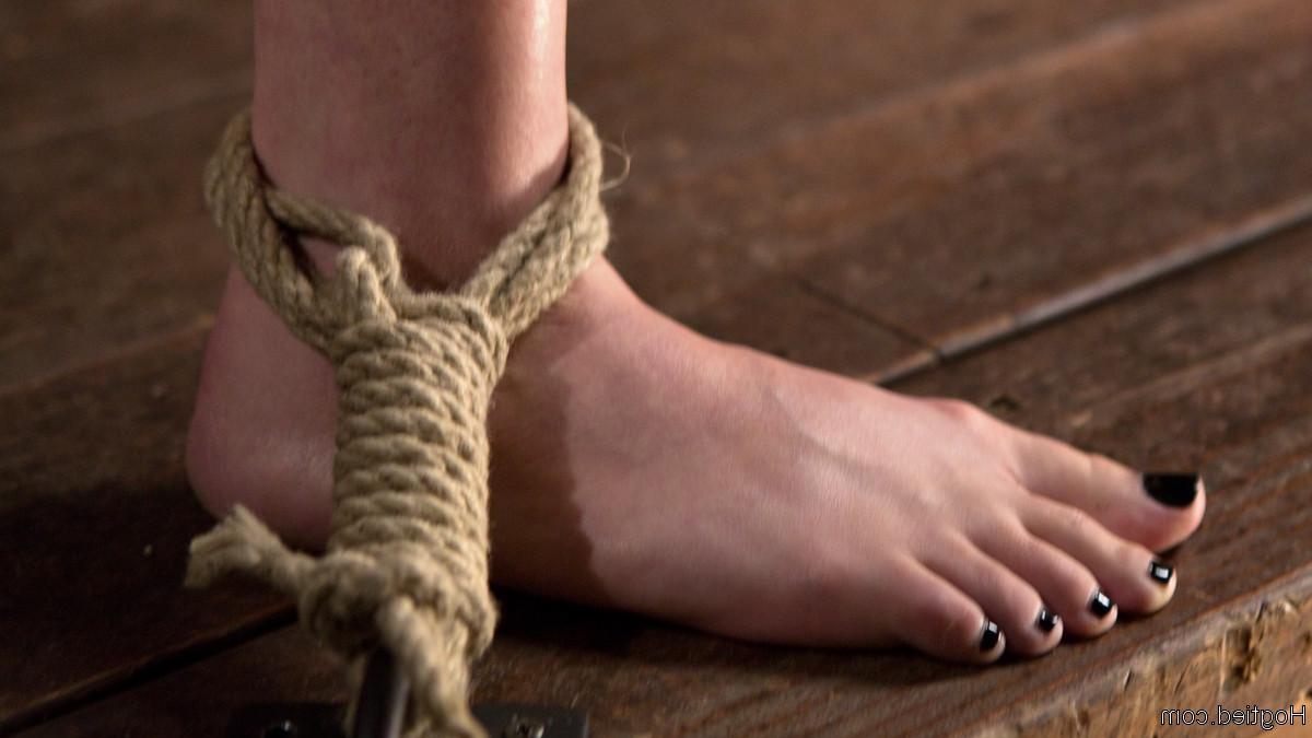 20P Casey is seasoned vet when it comes to BDSM. She does this in her personal life 