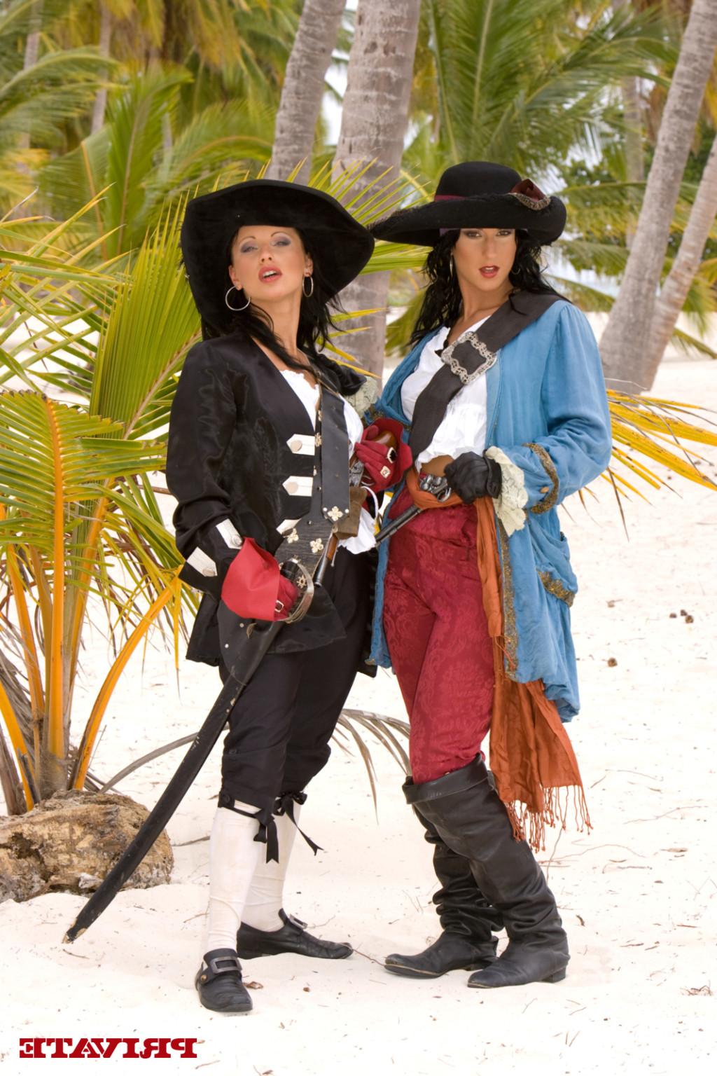 15P Sexy porn pirates fucking in tropic sex adventures