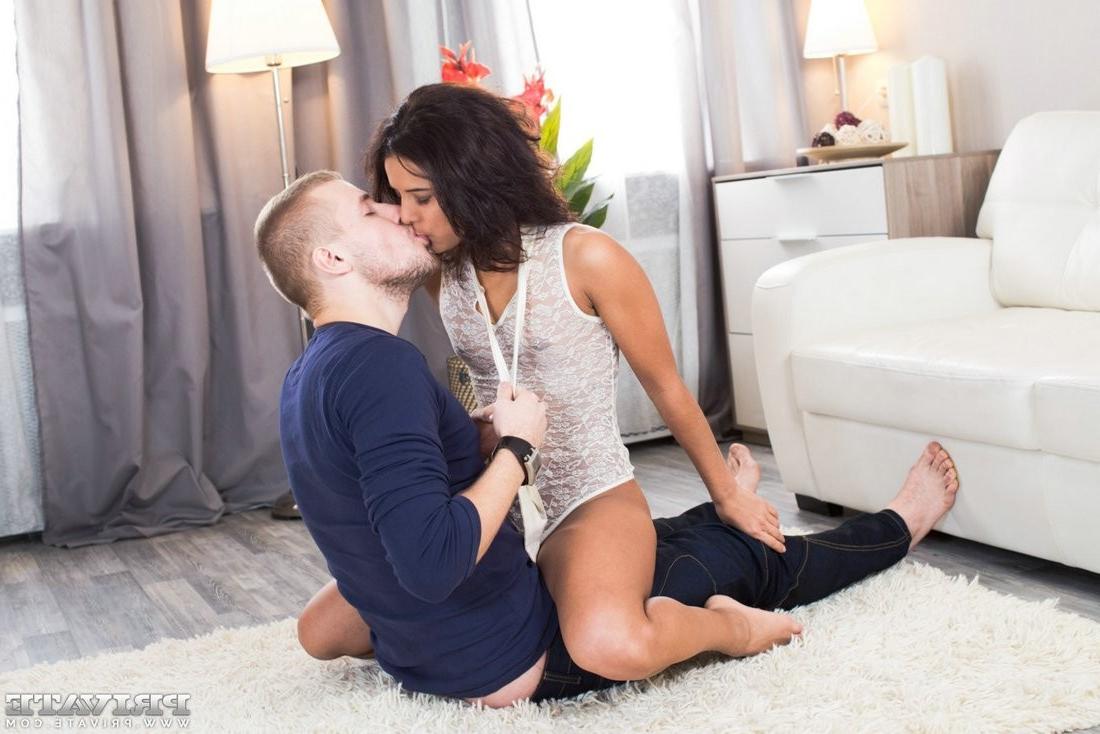 12P Tattooed teen Mary Dee gets a sticky creampie