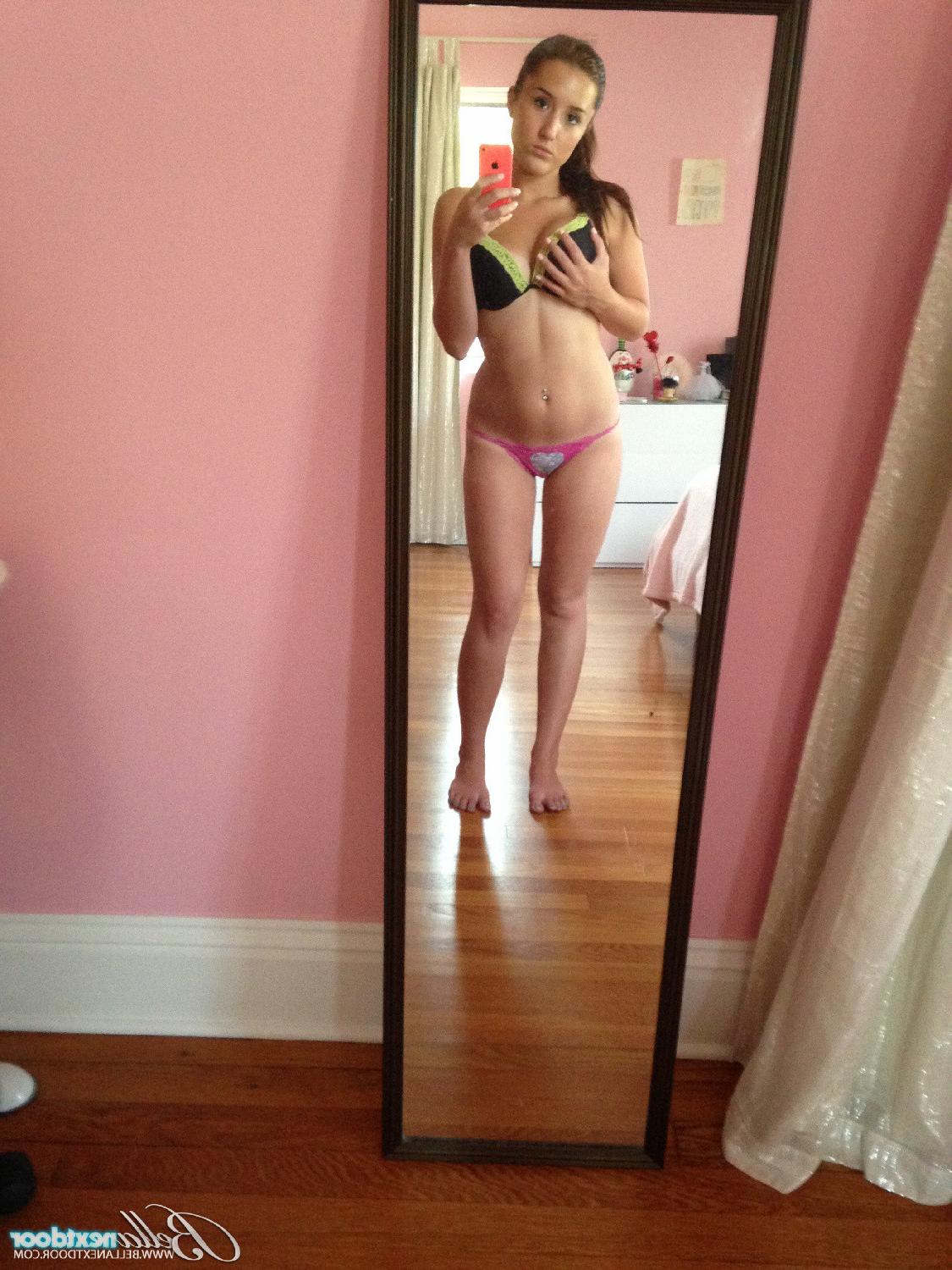 15P Latina teen Ariana Cruz snapping pics of her hot body