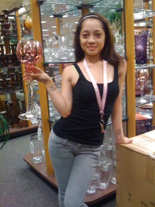 25P Petite latina