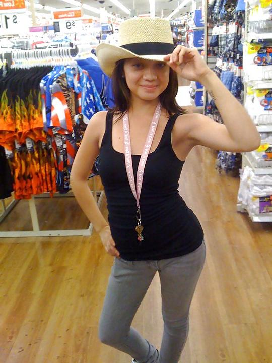 25P Petite latina