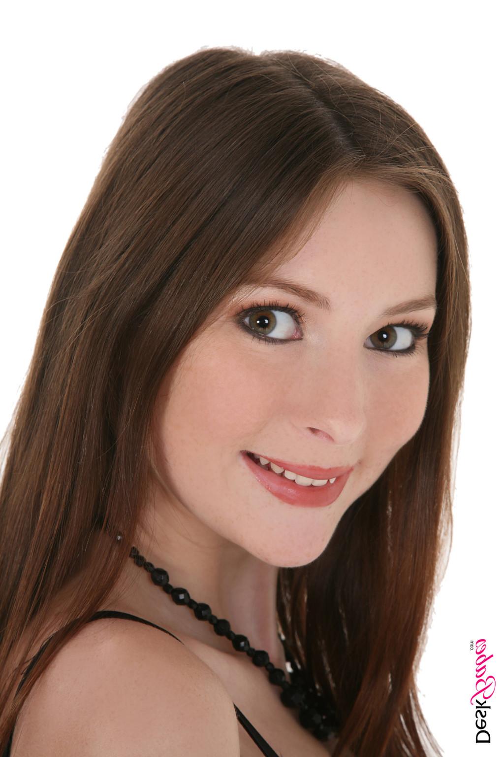 15P Stop watching pictures and get Kattie Gold stripping on your desktop