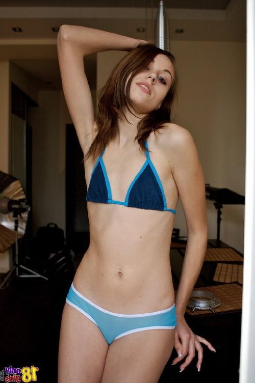 16P Very beautiful young brunette lady posing nude in the first time
