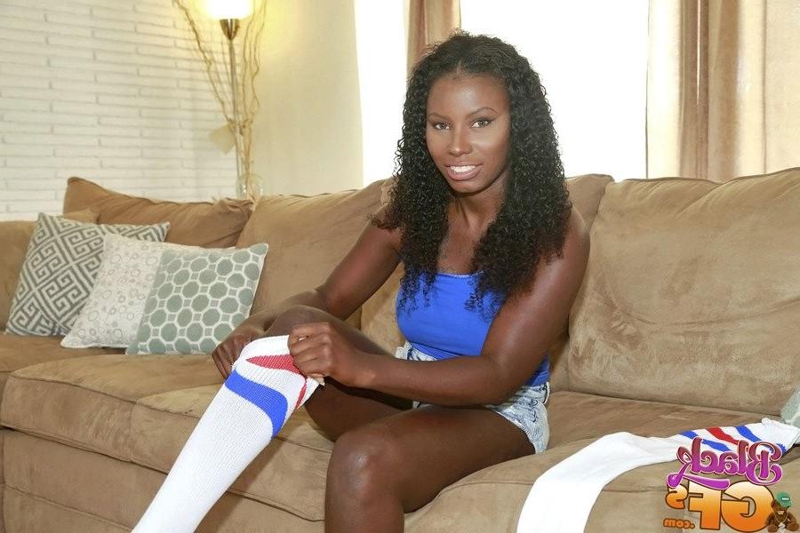 12P Black girlfriend fucked in her high socks