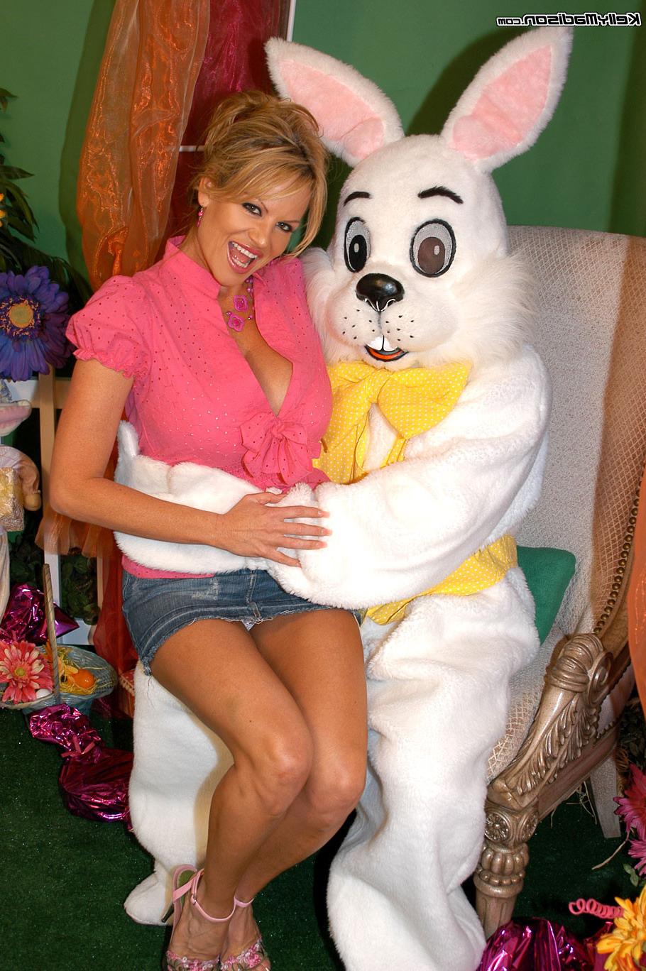 16P Kelly meets the Easter bunny and gets fucked like a rabbit