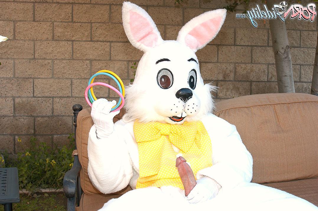 16P Kelly and Ryan trick Krissy into fucking the Easter bunny