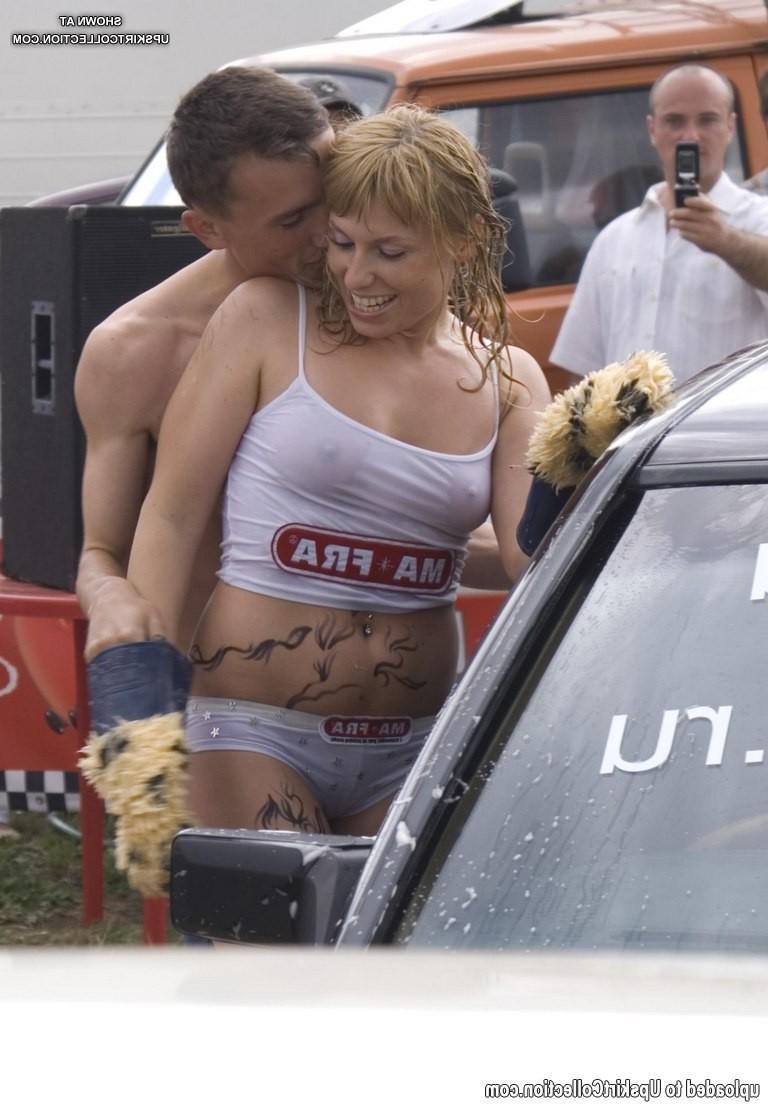 15P Enjoy hard nipples sticking under girls' wet bikinis