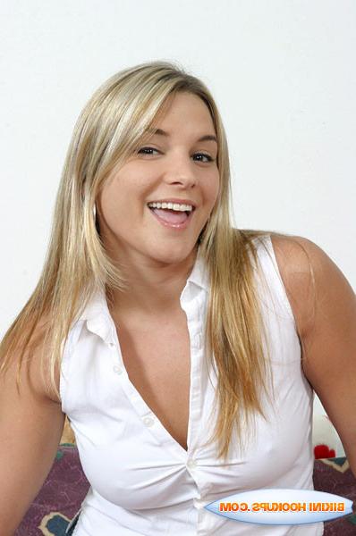 15P Schönes blondes Strandhäschen fickt normalen Kerl