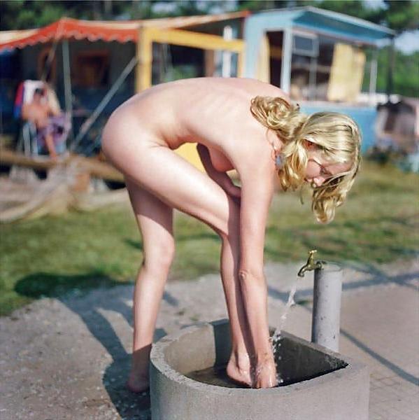 25P Nudist Blondes