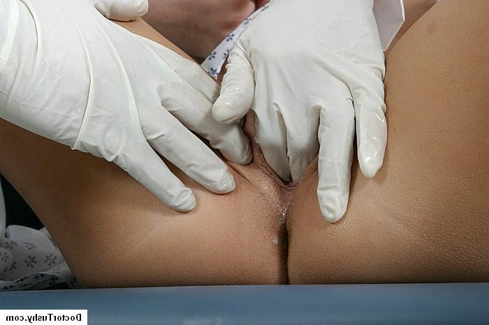 16P Sexy blonde receives her first gynecological exam