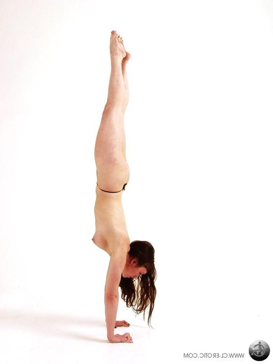 17P Gymnast flexing and stretching in sexy panties