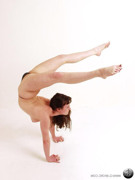 17P Gymnast flexing and stretching in sexy panties