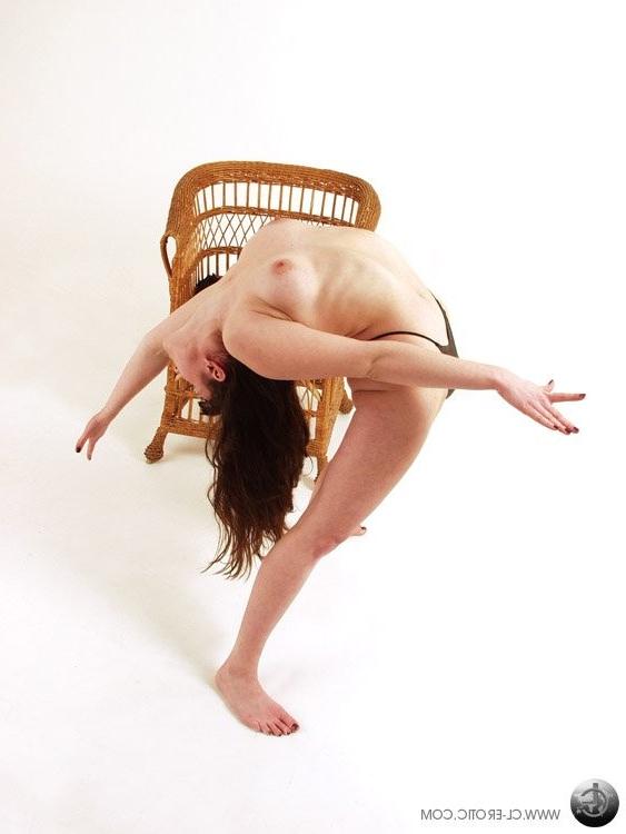 17P Gymnast flexing and stretching in sexy panties