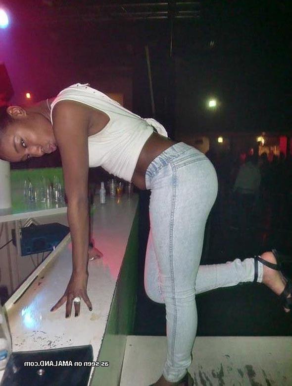 16P Ebony club girls having fun in the club
