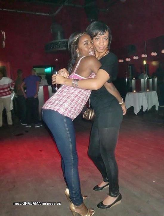 16P Ebony club girls having fun in the club