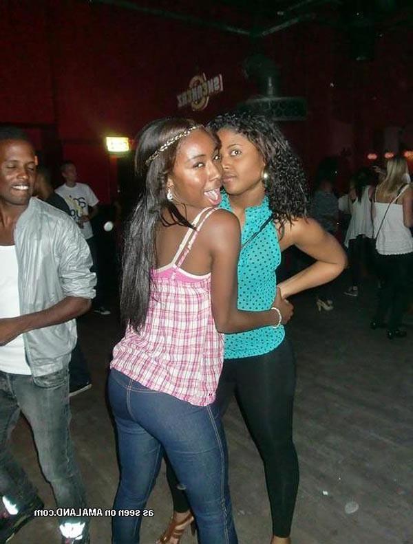 16P Ebony club girls having fun in the club