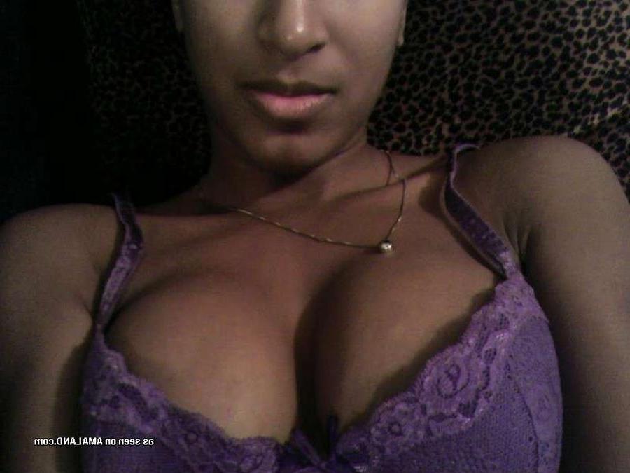 15P Ebony cutie exposes her wet pussy on cam