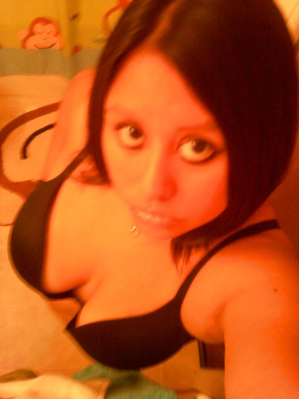 25P Latin girl