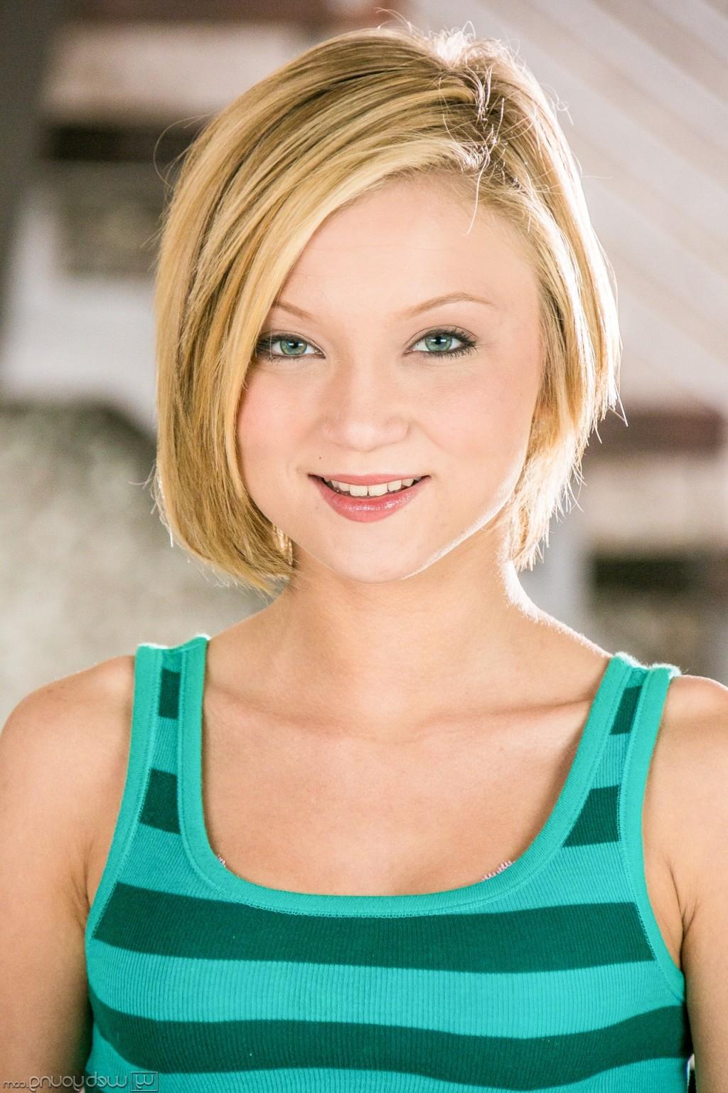 15P Short hair teen