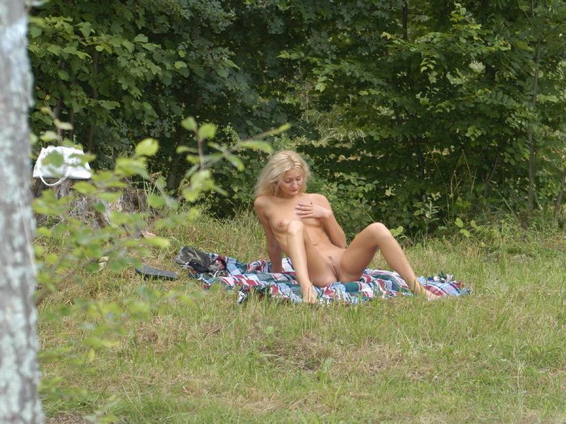 15P Blonde teen masturbating