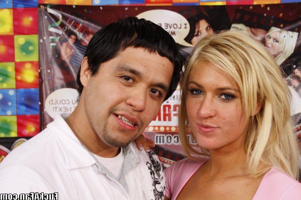 16P Sexy Victoria White gets banged by a fan of hers