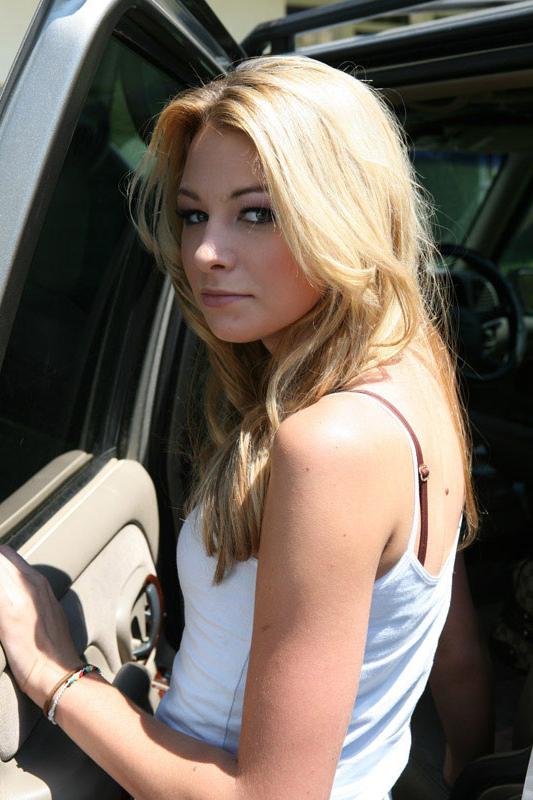 16P Teen blonde seduced by couple swign fetish