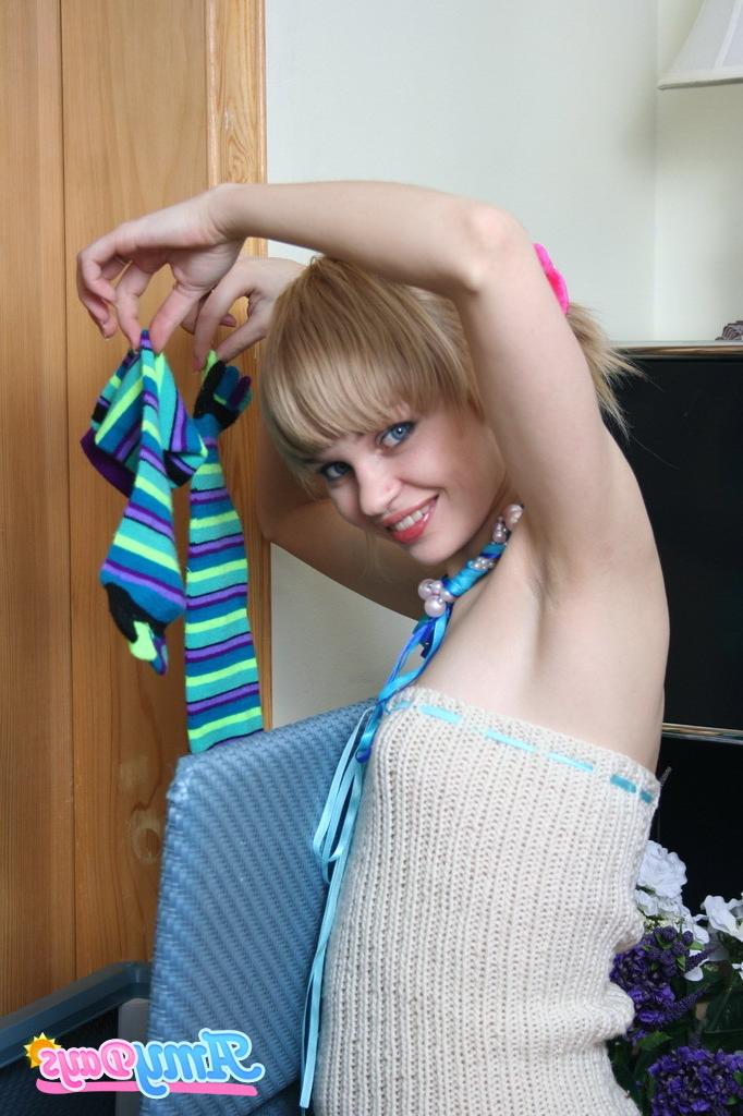 16P Perky tit skinny teen girl nude