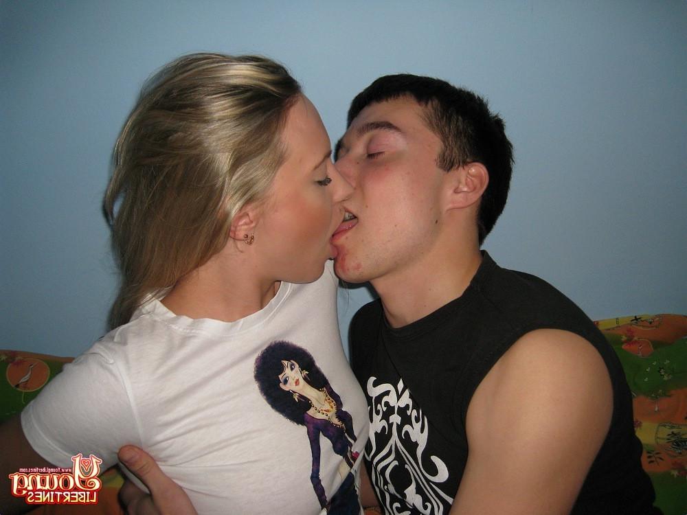 16P Blonde teen babe hold her leg high for a huge dick drilling