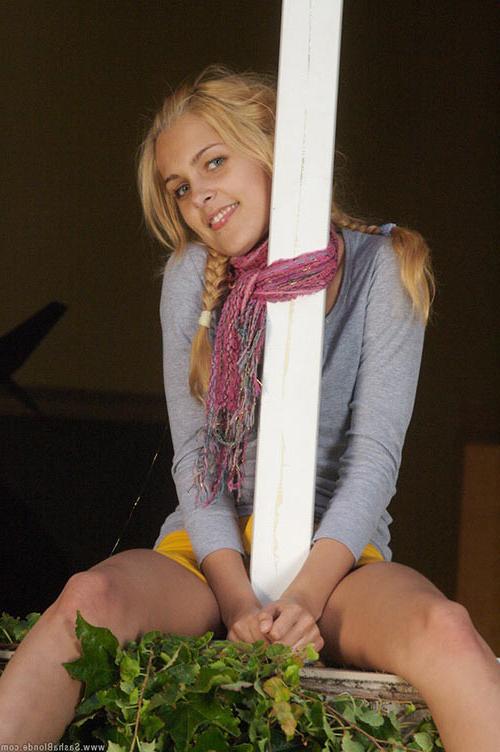 17P Young exciting blonde hottie showing her petite hairless pussy