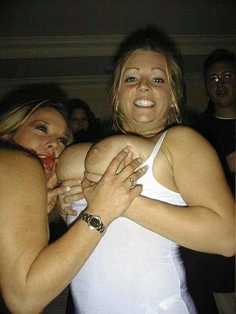 16P Housewife lickin bigtits and pussies on group lesbian orgy party