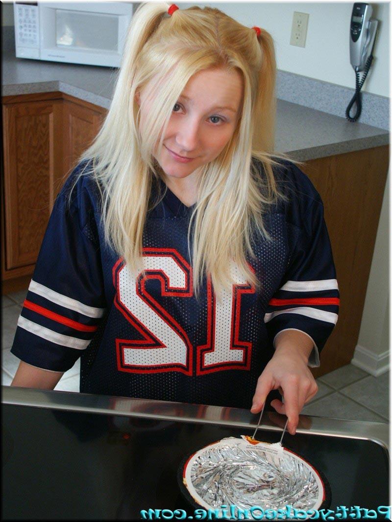 16P Blonde teen cheering for her football team