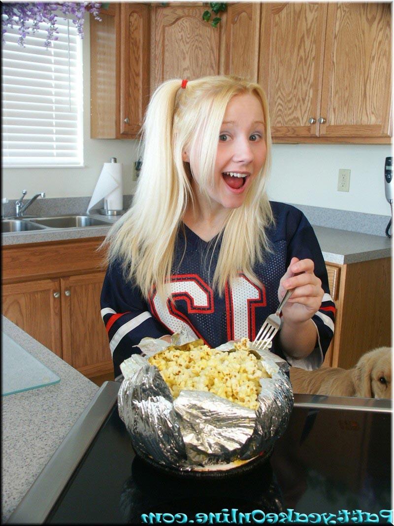 16P Blonde teen cheering for her football team
