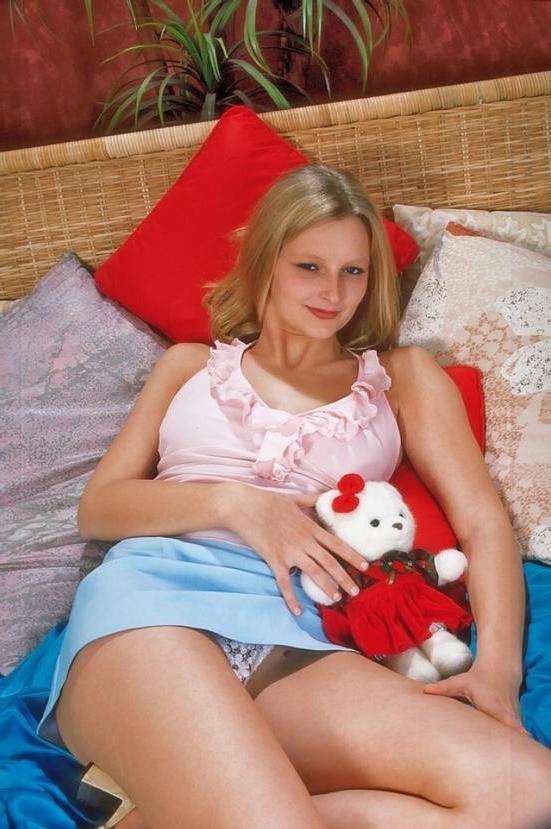 17P Innocent Looking Blonde Mom Shows First Time Pussy