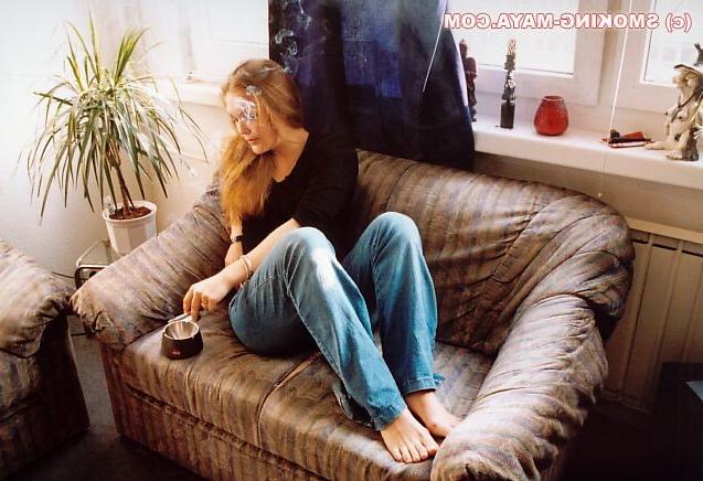 16P Amateur blonde teen smoking