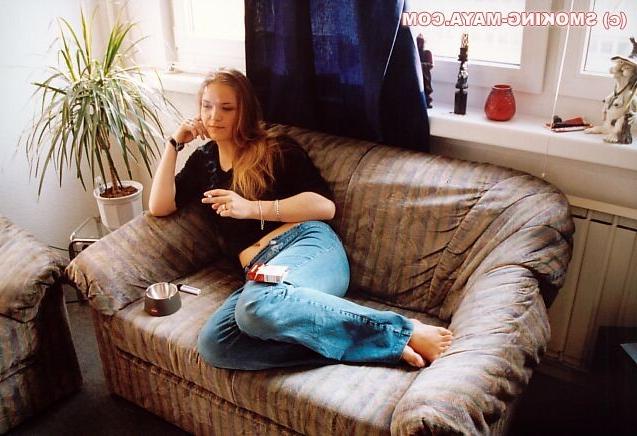 16P Amateur blonde teen smoking