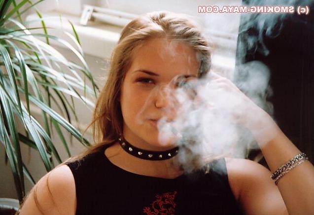 16P Amateur blonde teen smoking