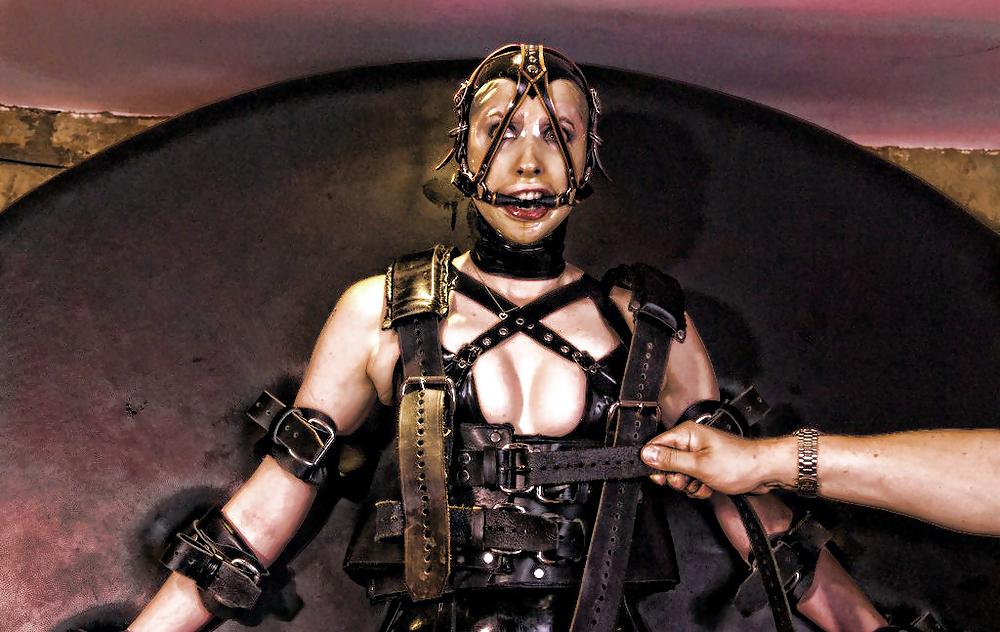 25P Photoshop fun - BDSM 2