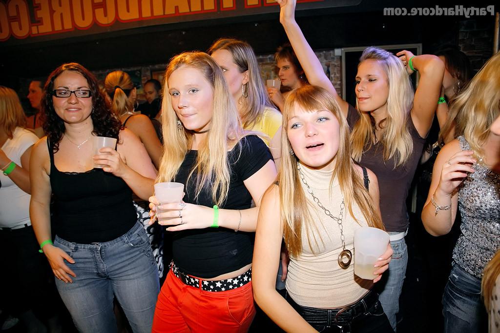 11P Party girls at the club blowing strippers