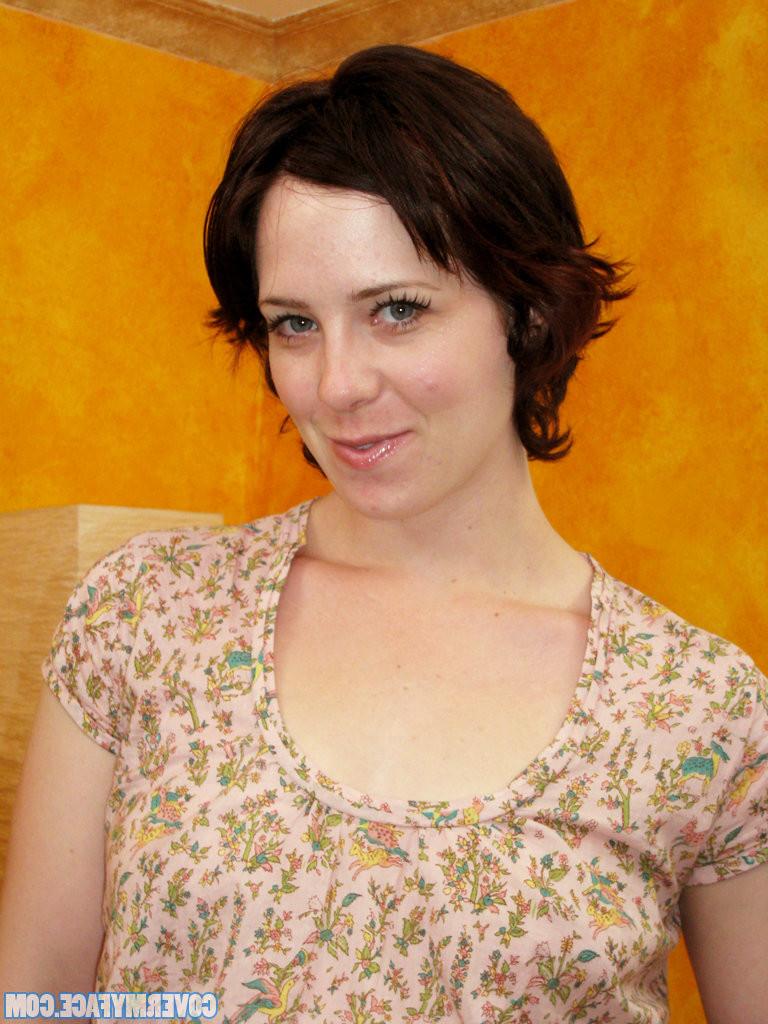 15P Tatum Reed Facial Photo Set