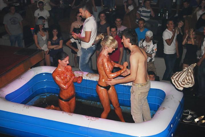 25P Club Maxx Bucharest