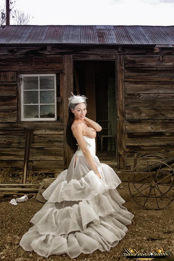 12P Shemale Mia Isabella Undressing at Wedding