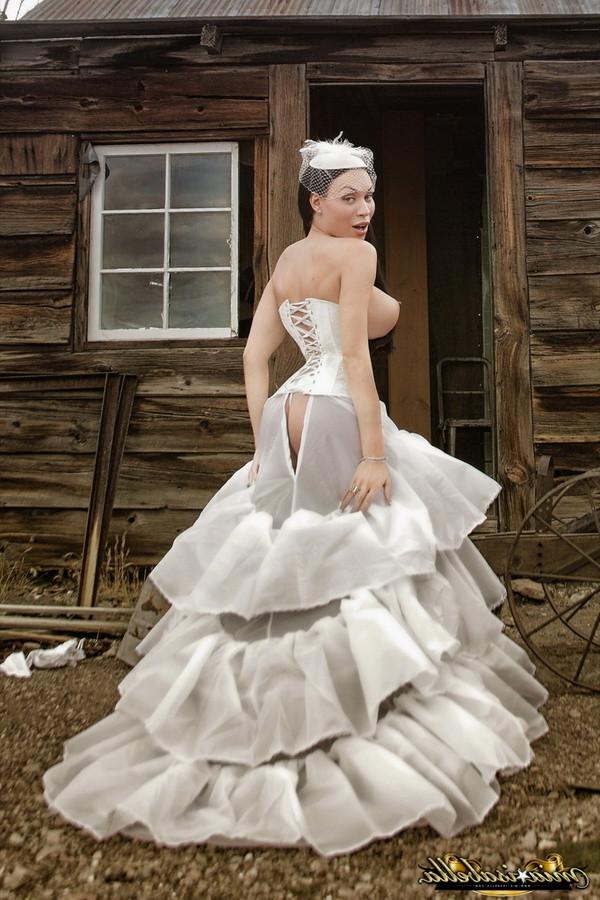 12P Shemale Mia Isabella Undressing at Wedding