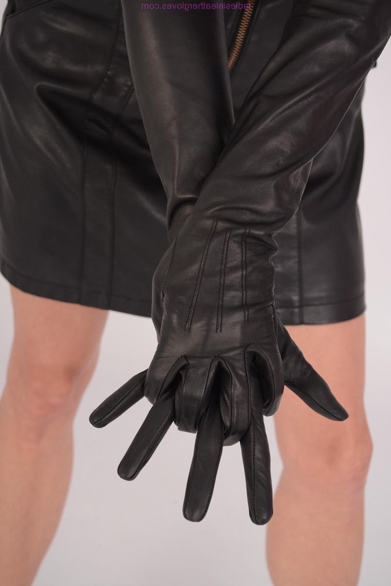 15P Hot Milf Cindy appears wearing a sexy leather mini dress But of 