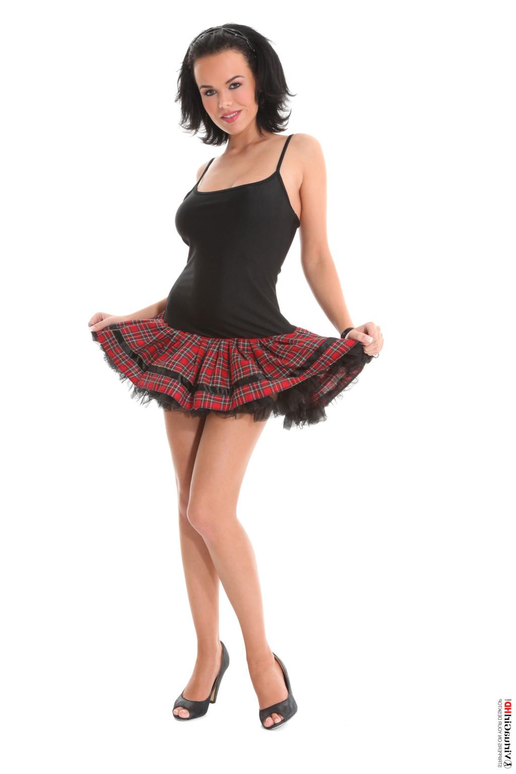 15P Stop watching pictures and get Linet A Lynette Slag stripping on your desktop