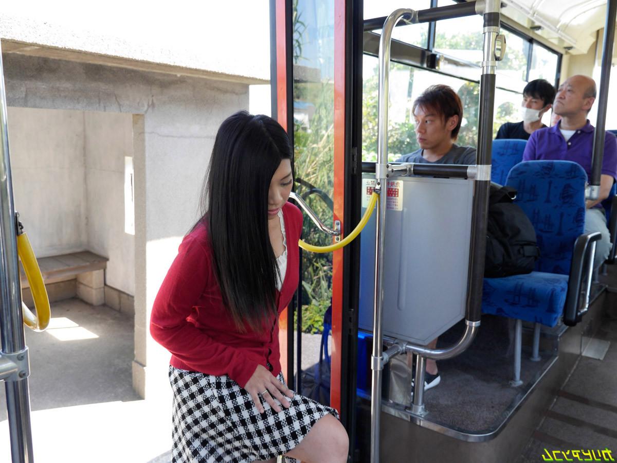 25P Yoshijuku woman  that has been the prey of molester bus  Gedo us