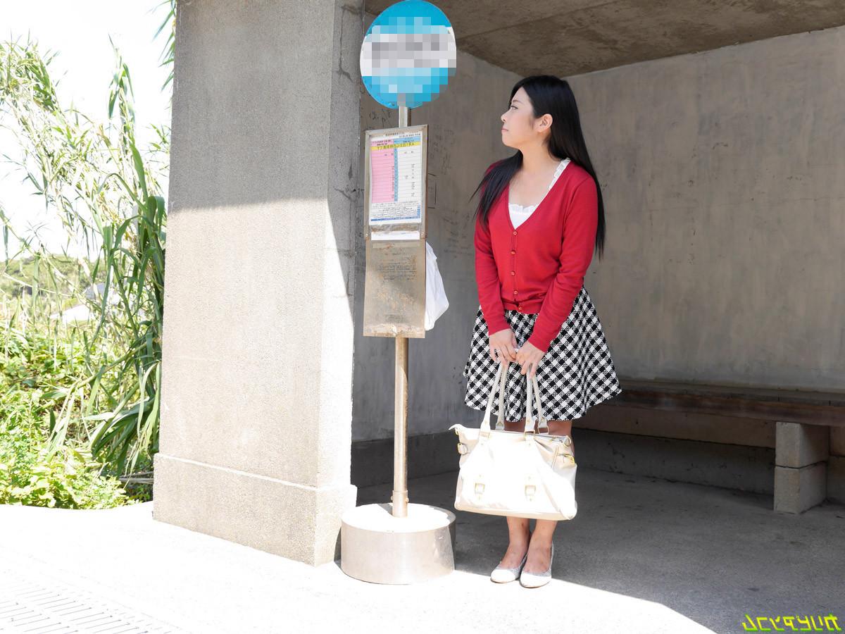 25P Yoshijuku woman  that has been the prey of molester bus  Gedo us