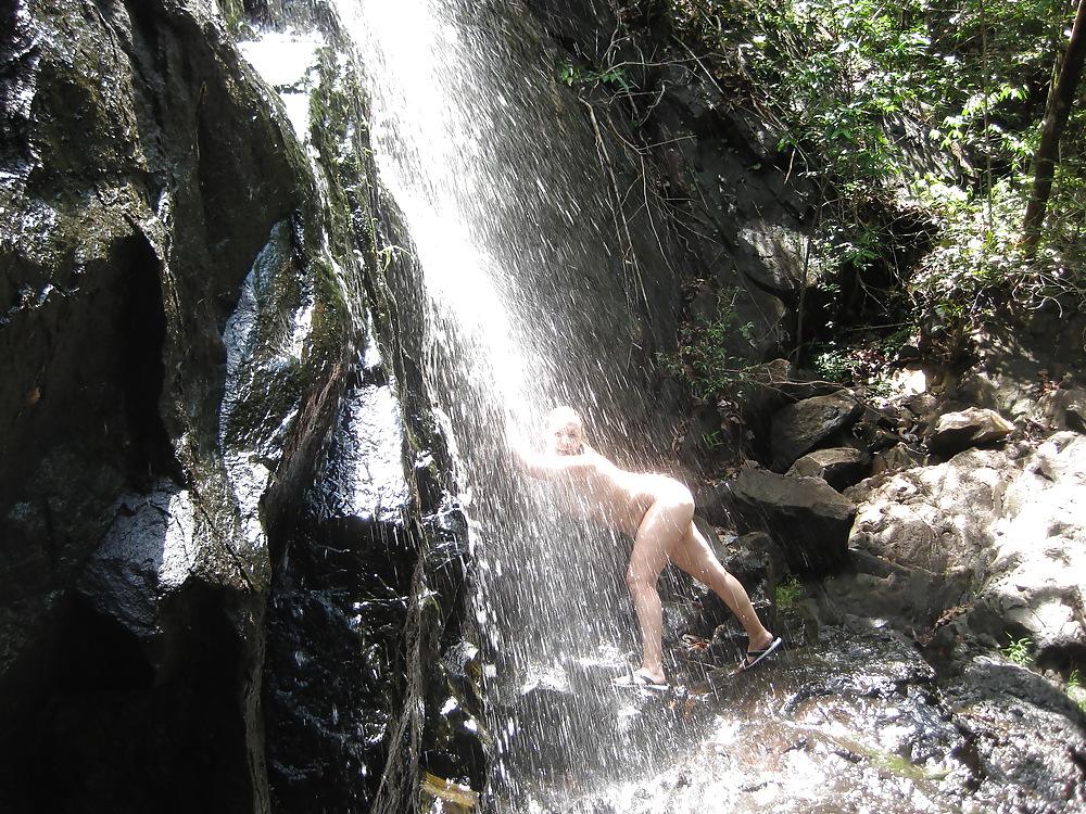 9P My wife in Thailand