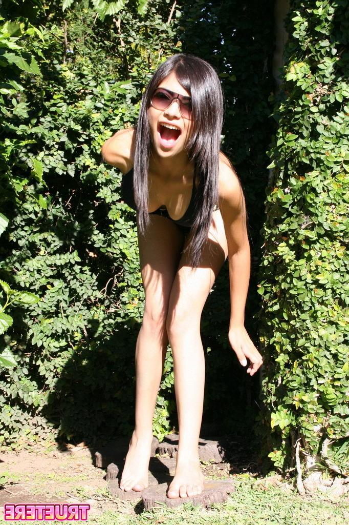 15P Latina teen in bikini