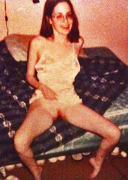 11P Polaroids of Naked Dental Nurse Elizabeth